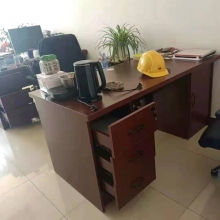 木質(zhì)辦公桌1600*800*760